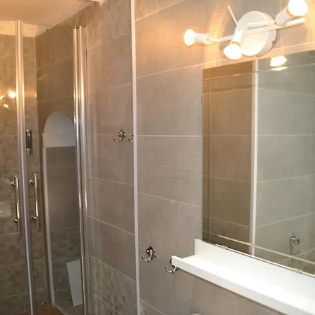 Bed and Breakfast 2 Passi A