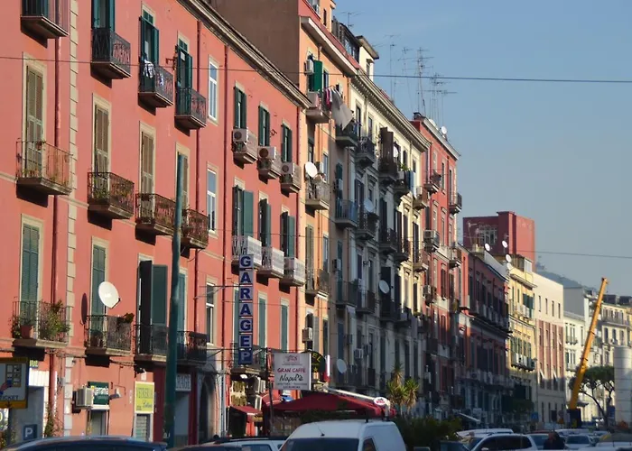 Bed & Breakfast 2 Passi A Neapol