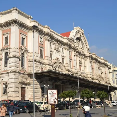 Bed & Breakfast 2 Passi A Napoli